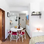 Host Wise - Cool Flat - Center Near Aliados Apartament