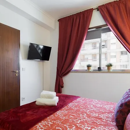 Apartment Host Wise - Cool Flat - Center Near Aliados Porto